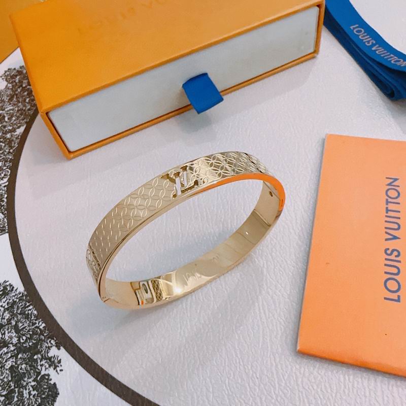 LV Bracelet 07yxh04 (1)