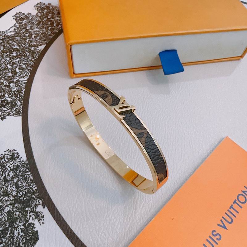 LV Bracelet 07yxh06 (1)