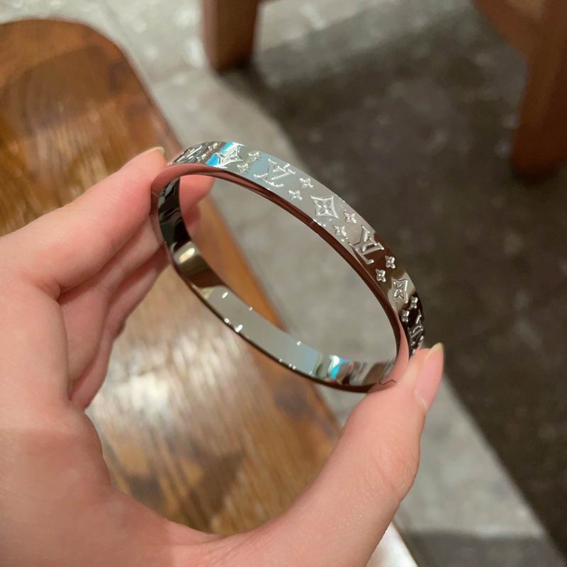 LV Bracelet 07yxh10 (5)