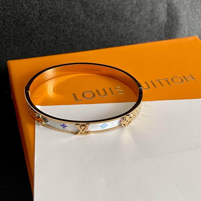 LV Bracelet 07yxh11 (2)