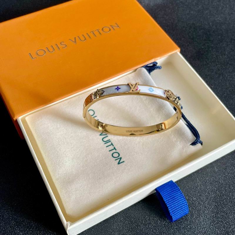 LV Bracelet 07yxh11 (5)