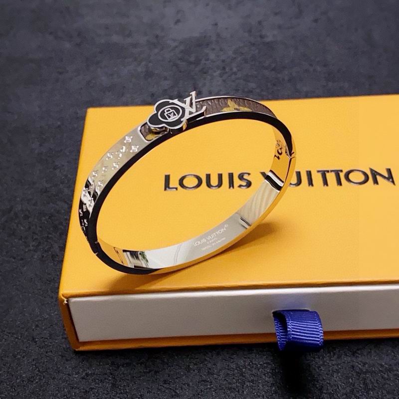 LV Bracelet 07yxh14 (1)