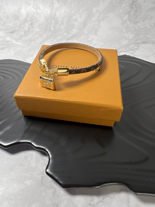 LV Bracelet 07yxh18 (1)