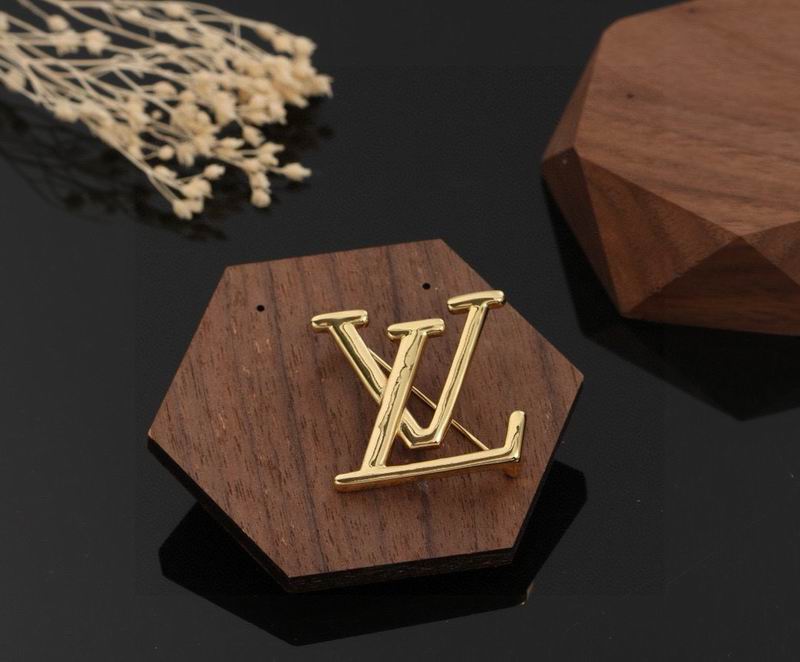 LV Brooch 04yxh01 (1)