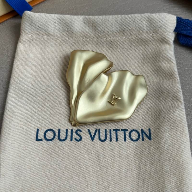 LV Brooch 04yxh03 (3)