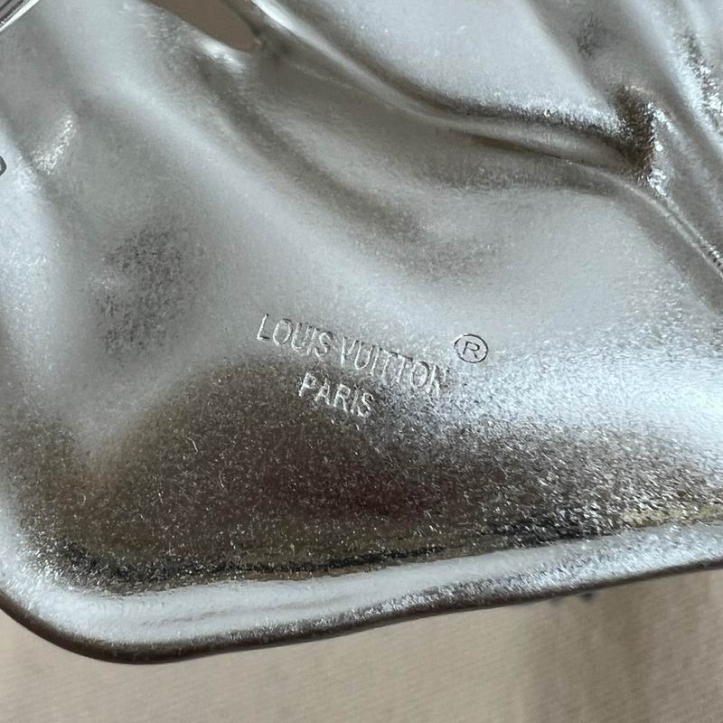 LV Brooch 04yxh03 (7)