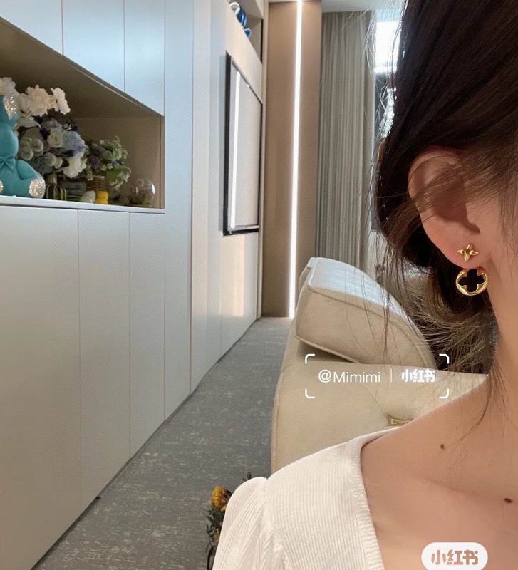 LV Earring 04yxh41 (7)