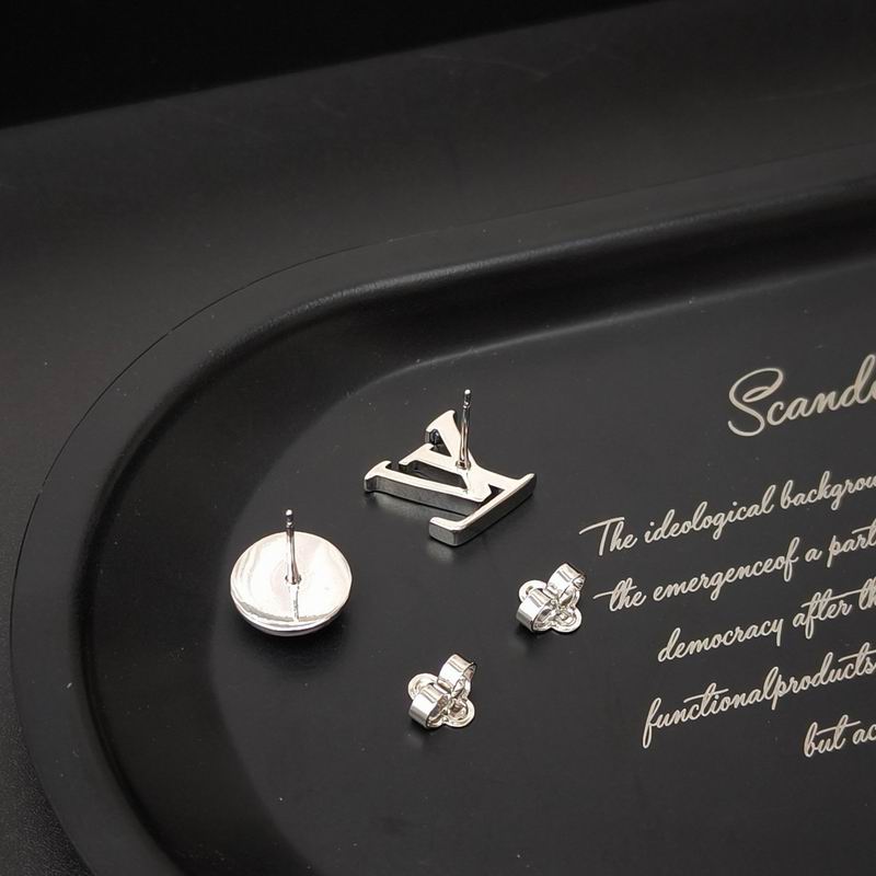 LV Earring 04yxh78 (5)