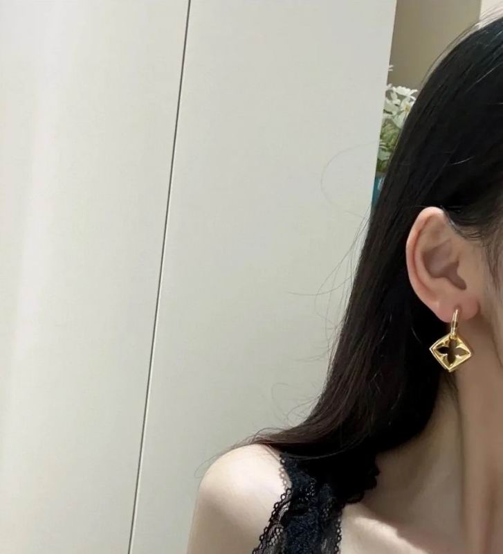 LV Earring 05yxh15 (4)