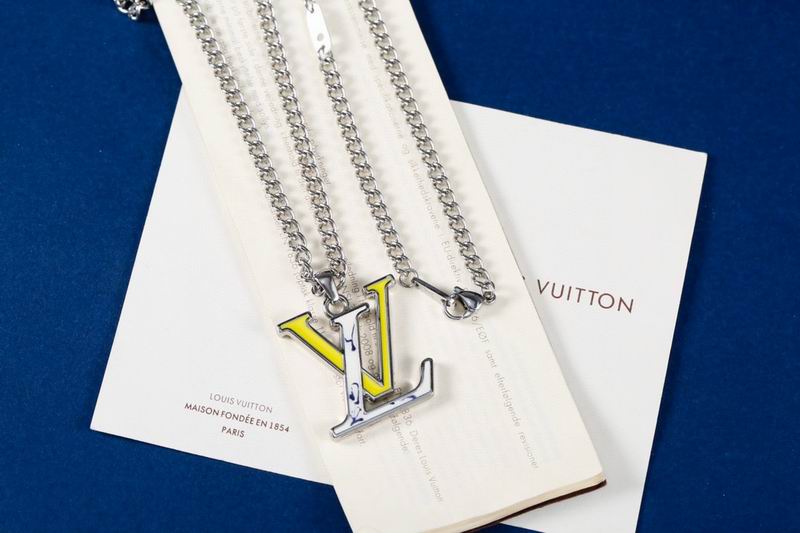 LV Necklace 04yxh04 (2)
