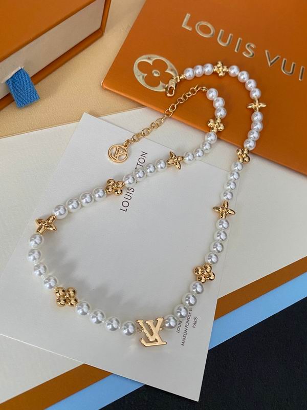 LV Necklace 04yxh05 (1)