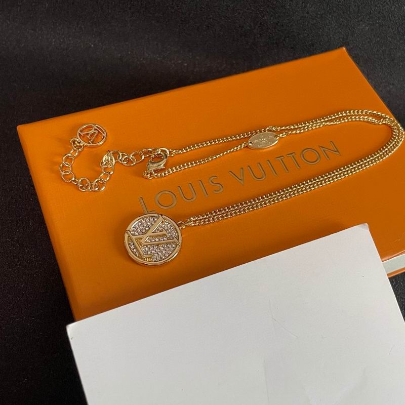 LV Necklace 04yxh106 (2)