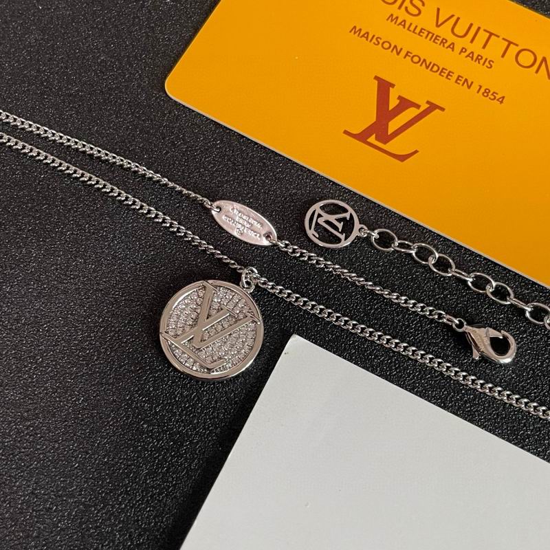 LV Necklace 04yxh106 (4)