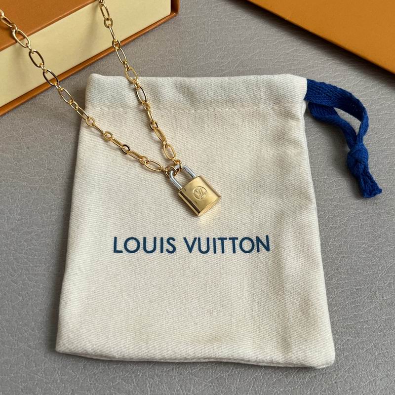 LV Necklace 04yxh108 (3)