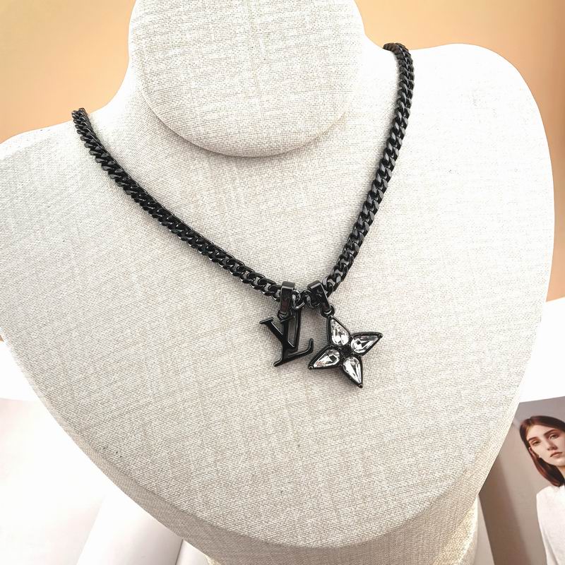 LV Necklace 04yxh111 (3)
