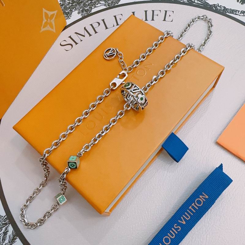 LV Necklace 04yxh113 (5)