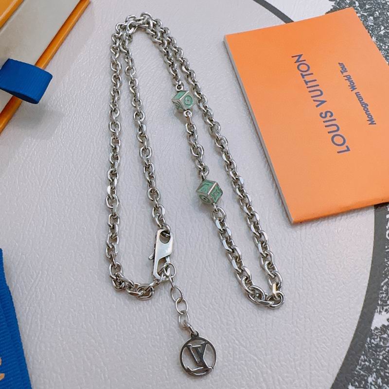 LV Necklace 04yxh115 (2)