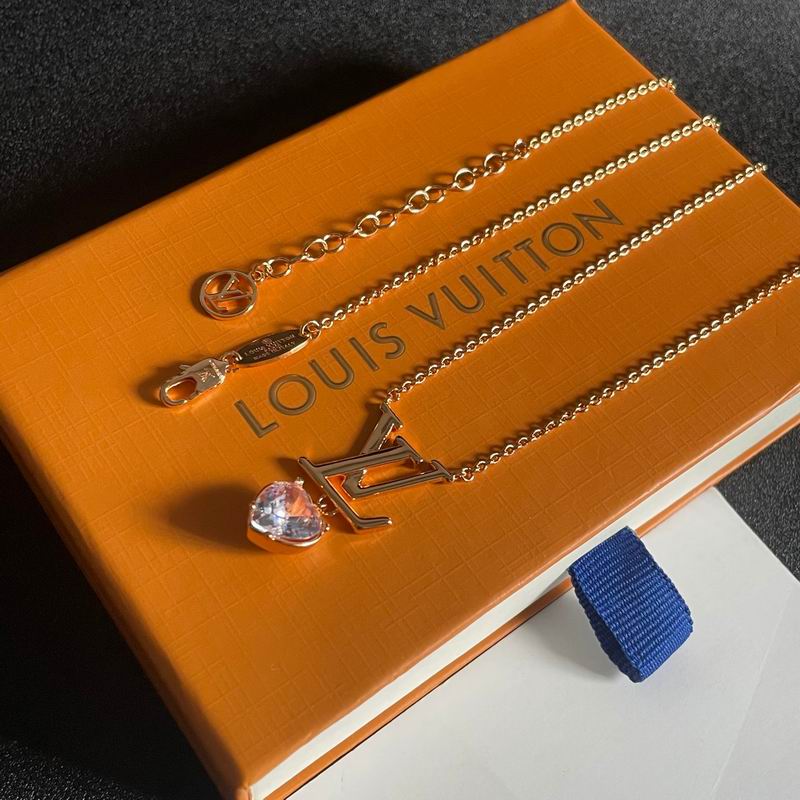 LV Necklace 04yxh117 (2)