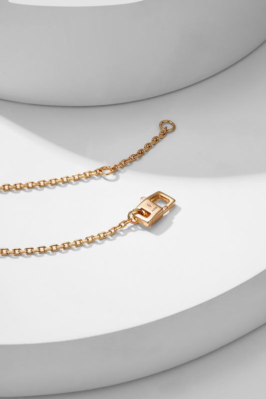 LV Necklace 04yxh23 (8)