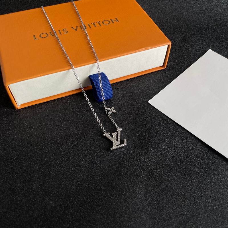 LV Necklace 04yxh34 (1)