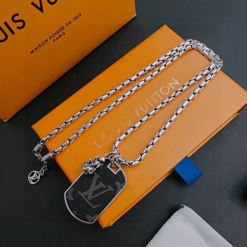 LV Necklace 04yxh38 (1)