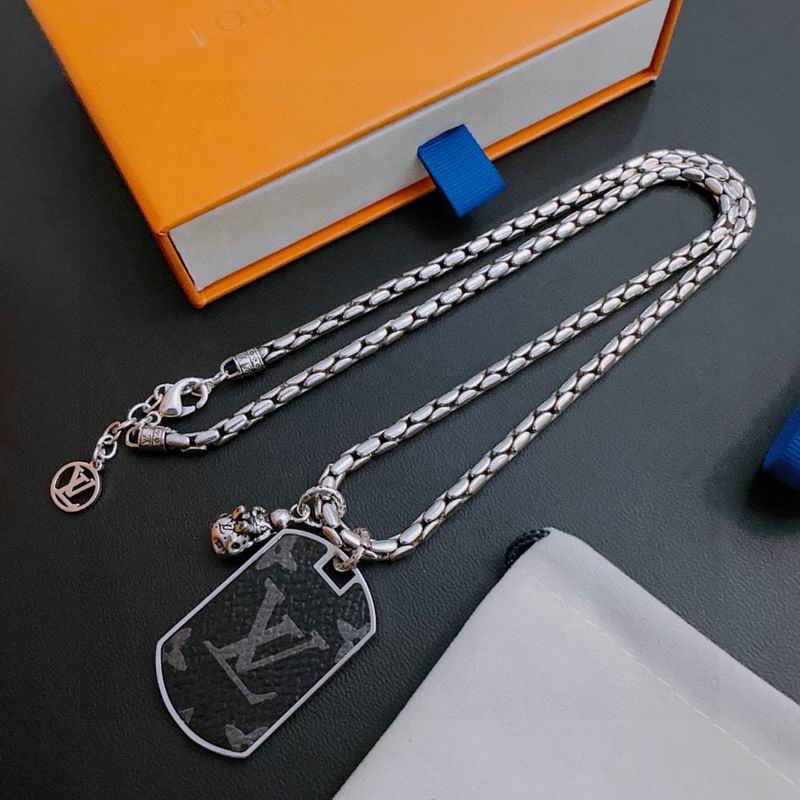 LV Necklace 04yxh38 (3)