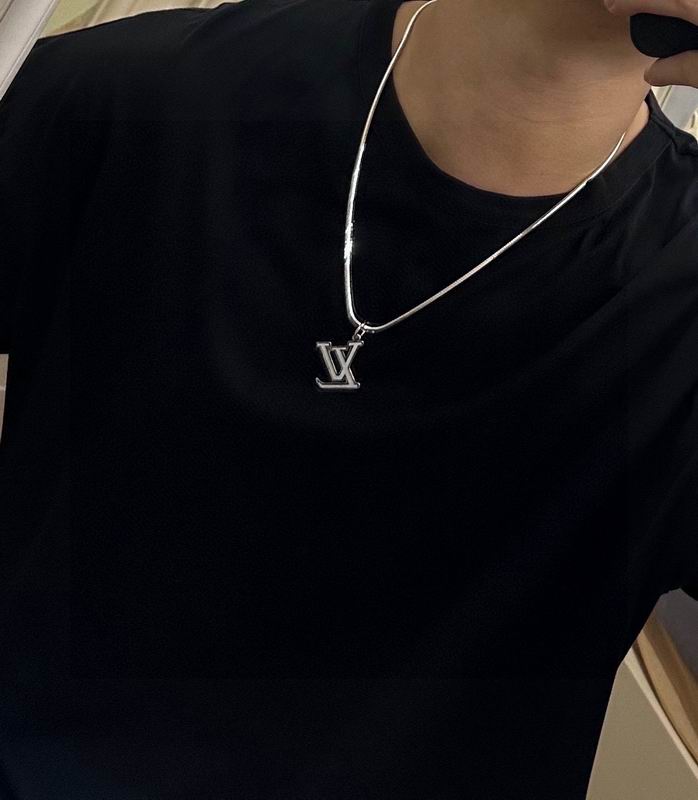 LV Necklace 04yxh46 (5)