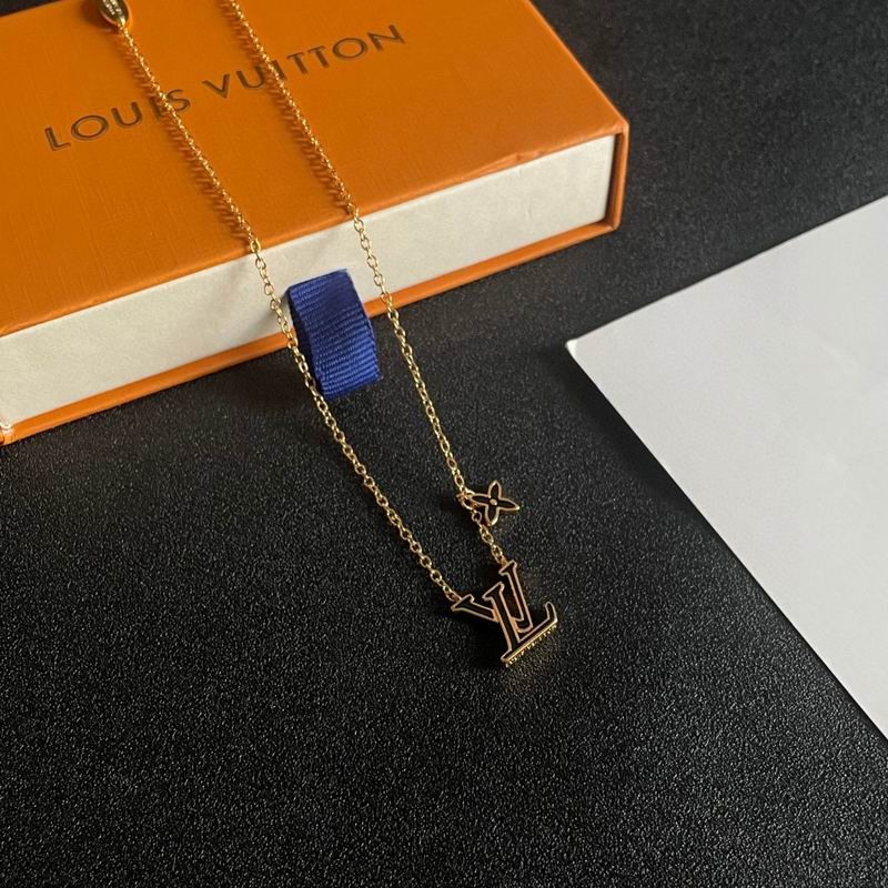 LV Necklace 04yxh54 (5)
