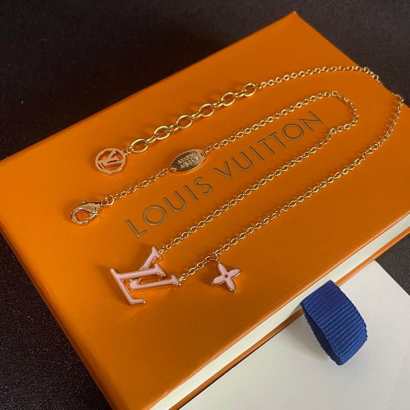LV Necklace 04yxh54 (6)
