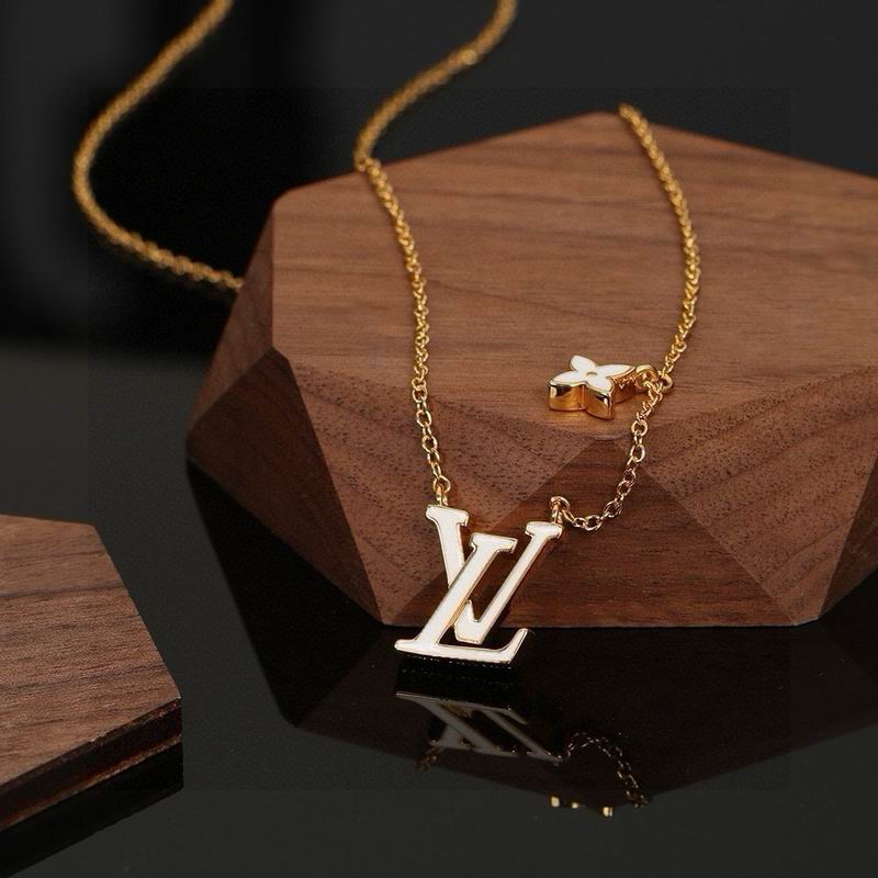 LV Necklace 04yxh78 (4)