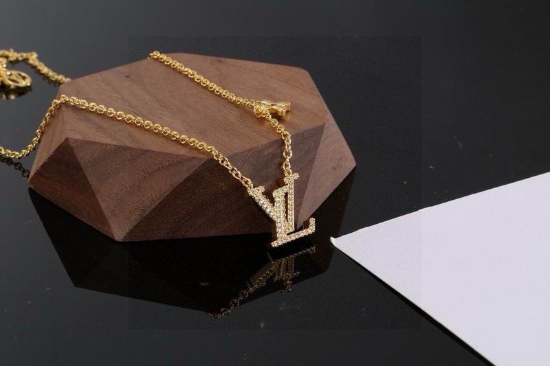 LV Necklace 04yxh80 (4)