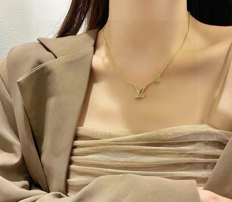 LV Necklace 04yxh80 (6)