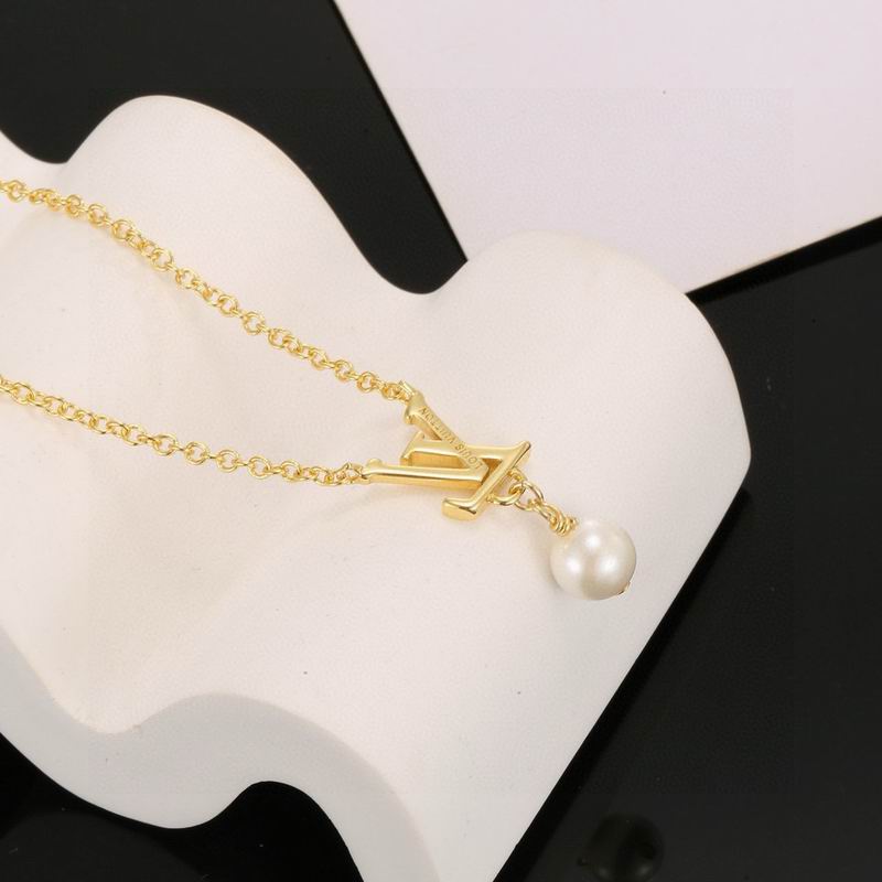 LV Necklace 04yxh81 (3)