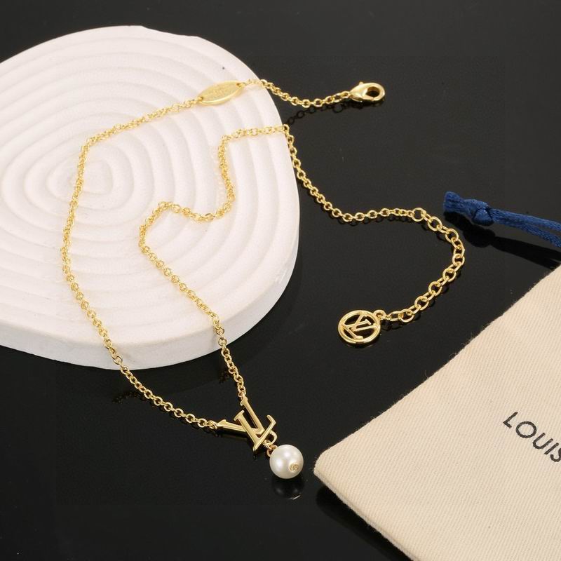 LV Necklace 04yxh81 (5)