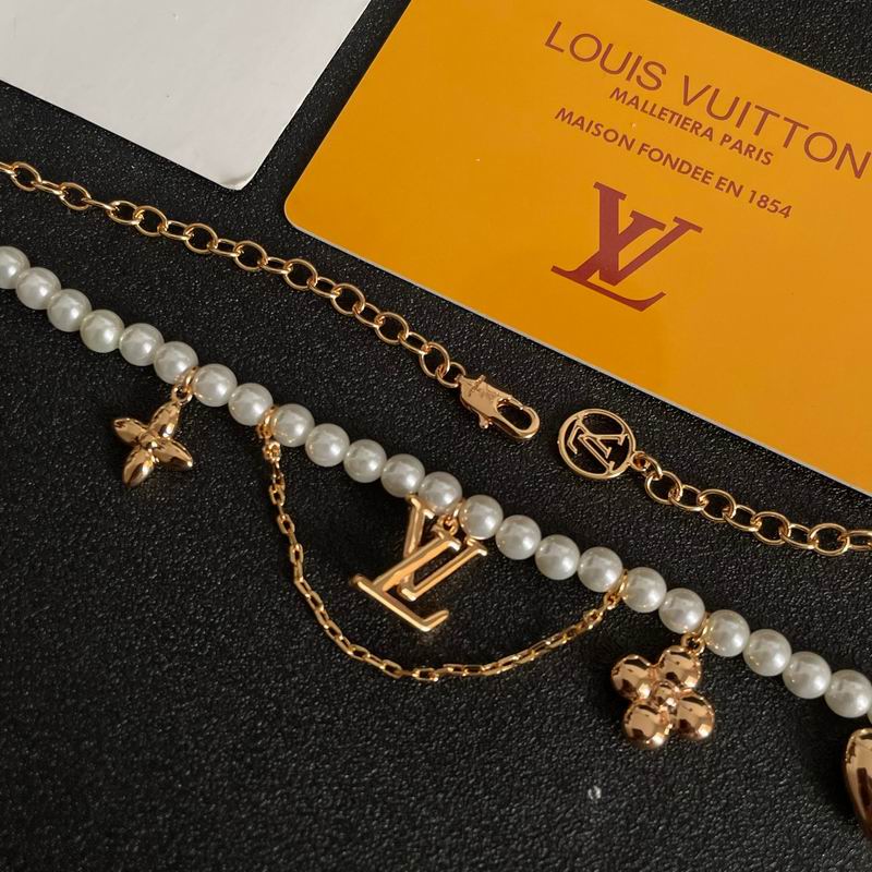 LV Necklace 04yxh87 (3)