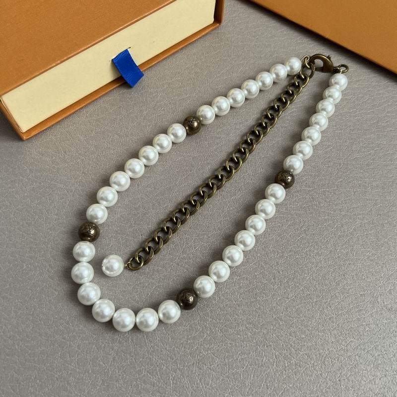 LV Necklace 04yxh89 (4)