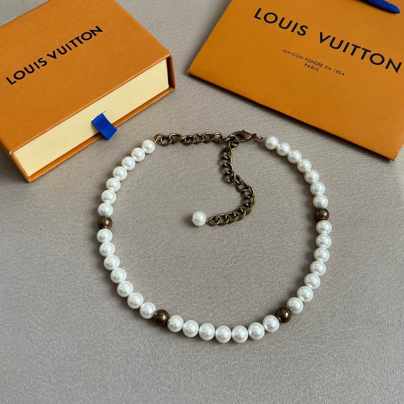 LV Necklace 04yxh89 (6)