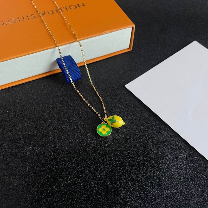 LV Necklace 04yxh98 (1)