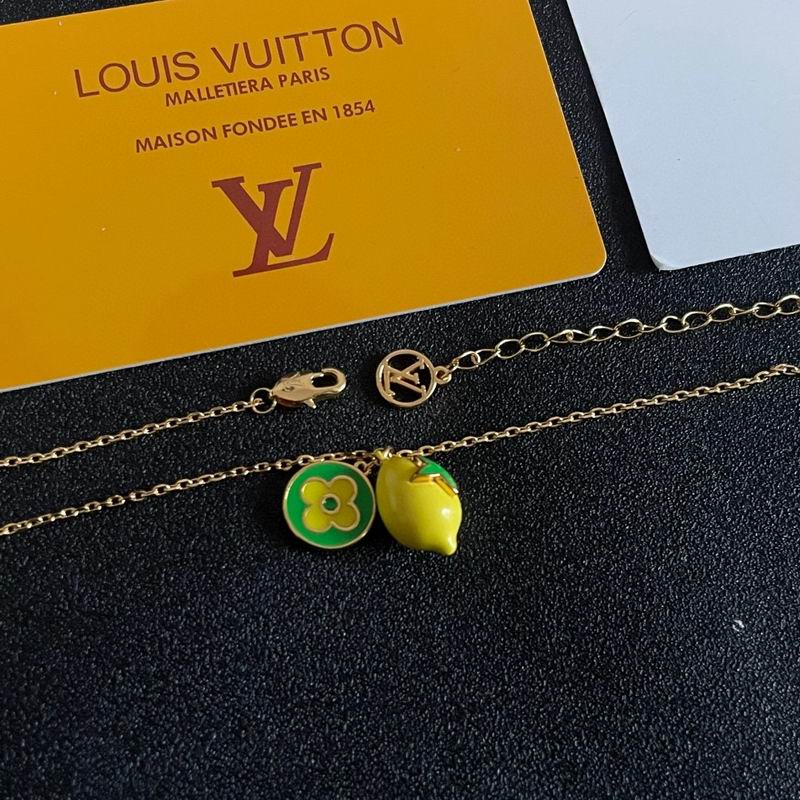 LV Necklace 04yxh98 (3)