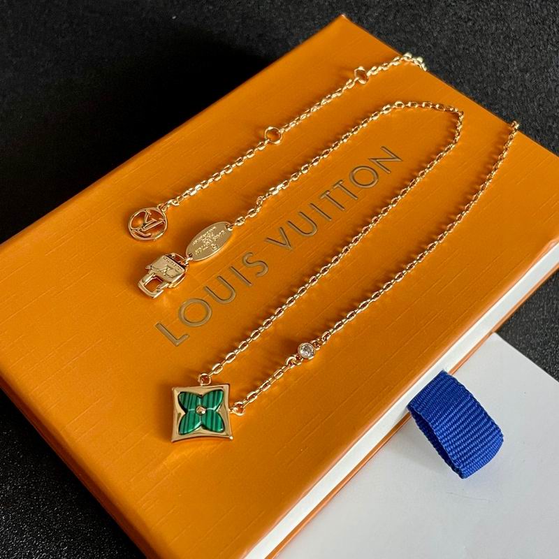 LV Necklace 04yxh99 (2)
