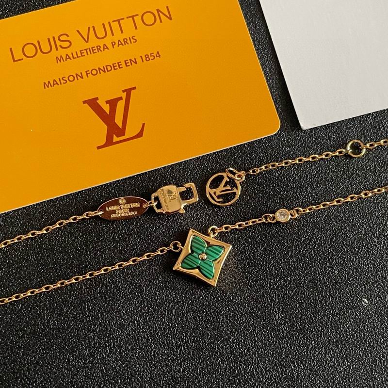 LV Necklace 04yxh99 (3)