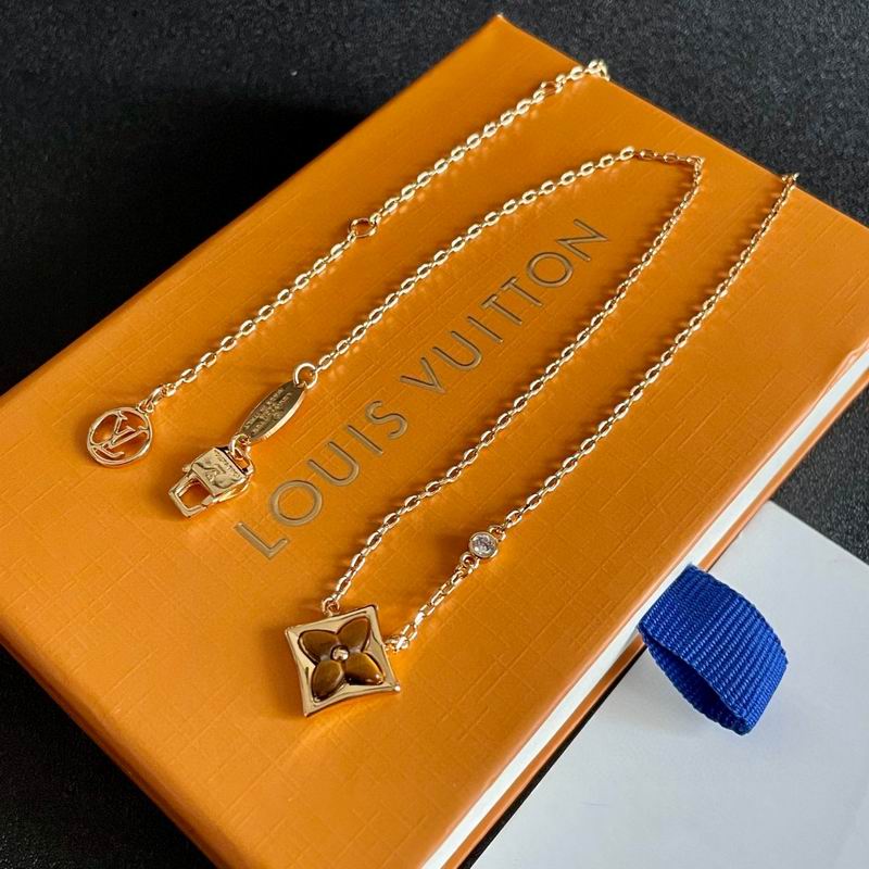 LV Necklace 04yxh99 (5)