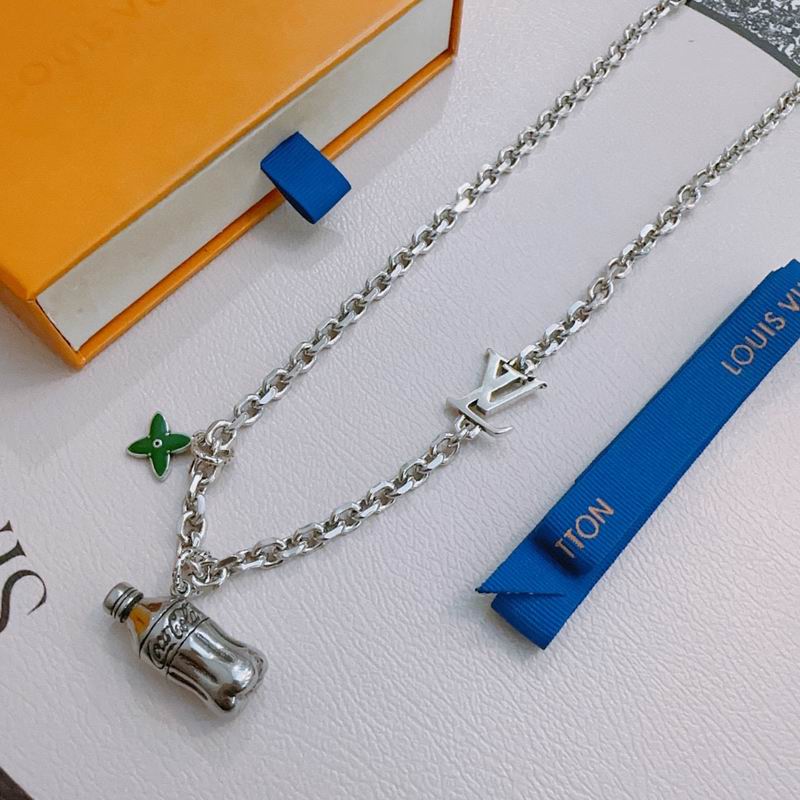 LV Necklace 05yxh05 (3)