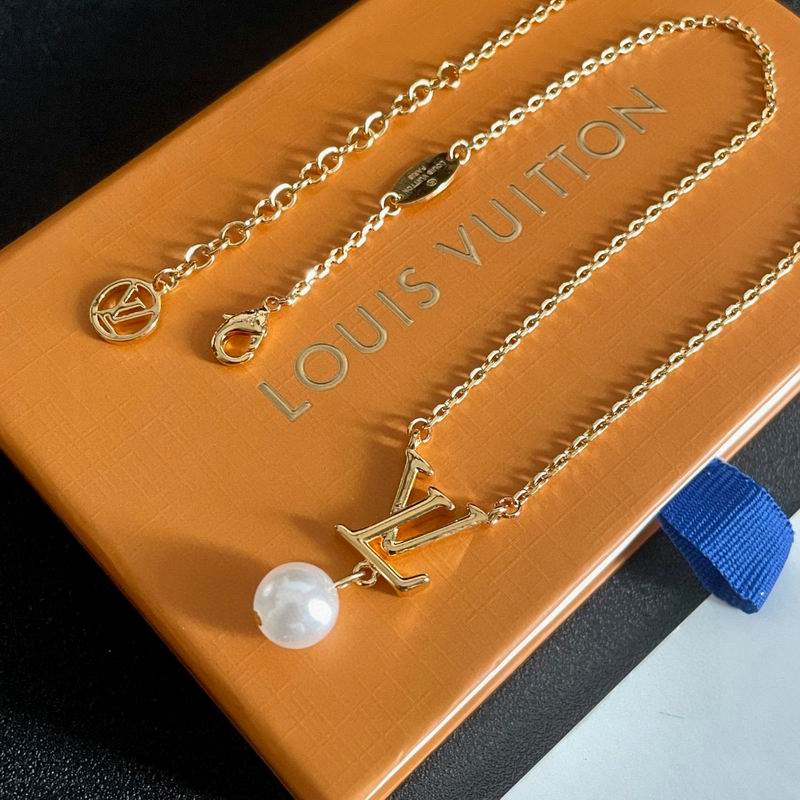 LV Necklace 05yxh106 (2)