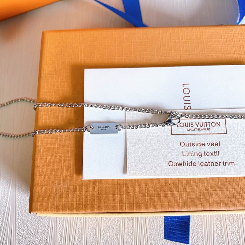 LV Necklace 05yxh107 (4)