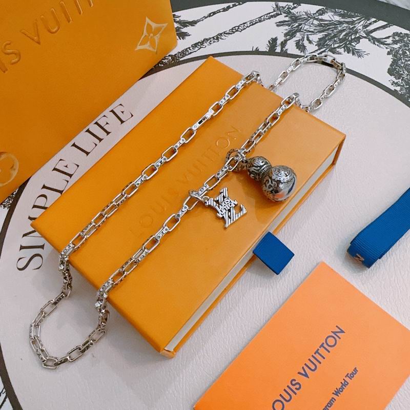 LV Necklace 05yxh108 (2)