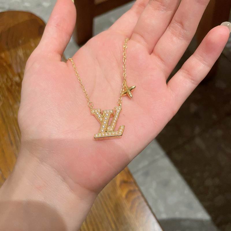LV Necklace 05yxh114 (5)