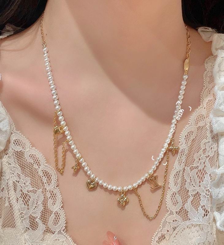 LV Necklace 05yxh21 (3)