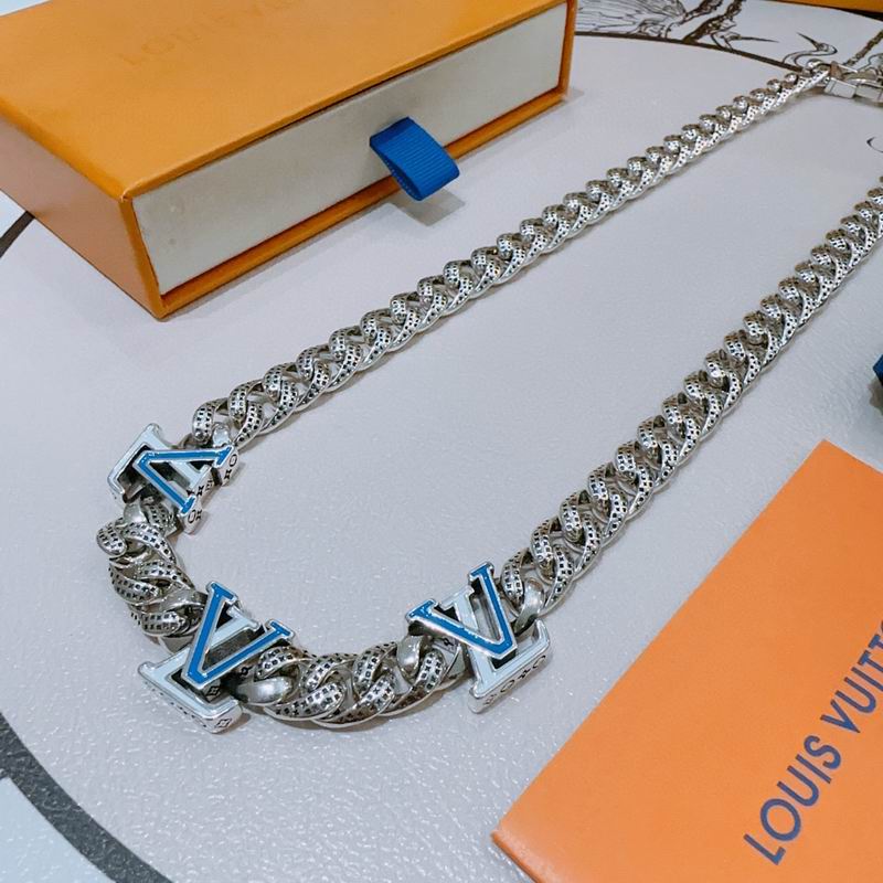 LV Necklace 05yxh30 (1)