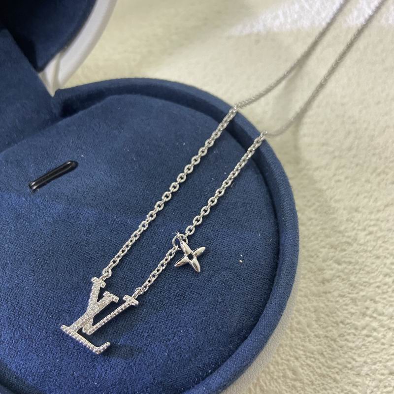 LV Necklace 05yxh46 (5)